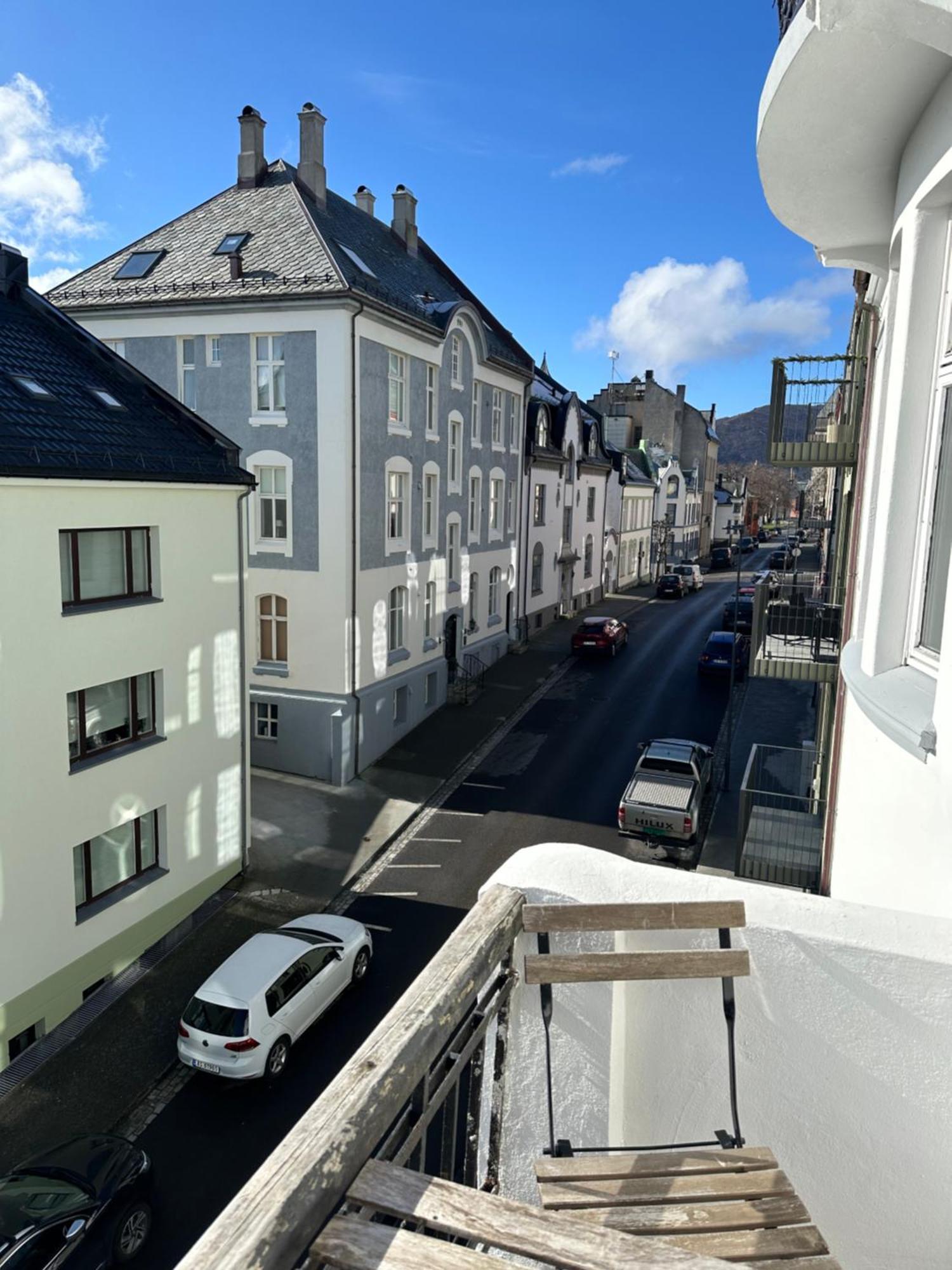 Stylish Big Jugend Art Nouveau Apartment With Balcony Heart Of Alesund Exterior photo